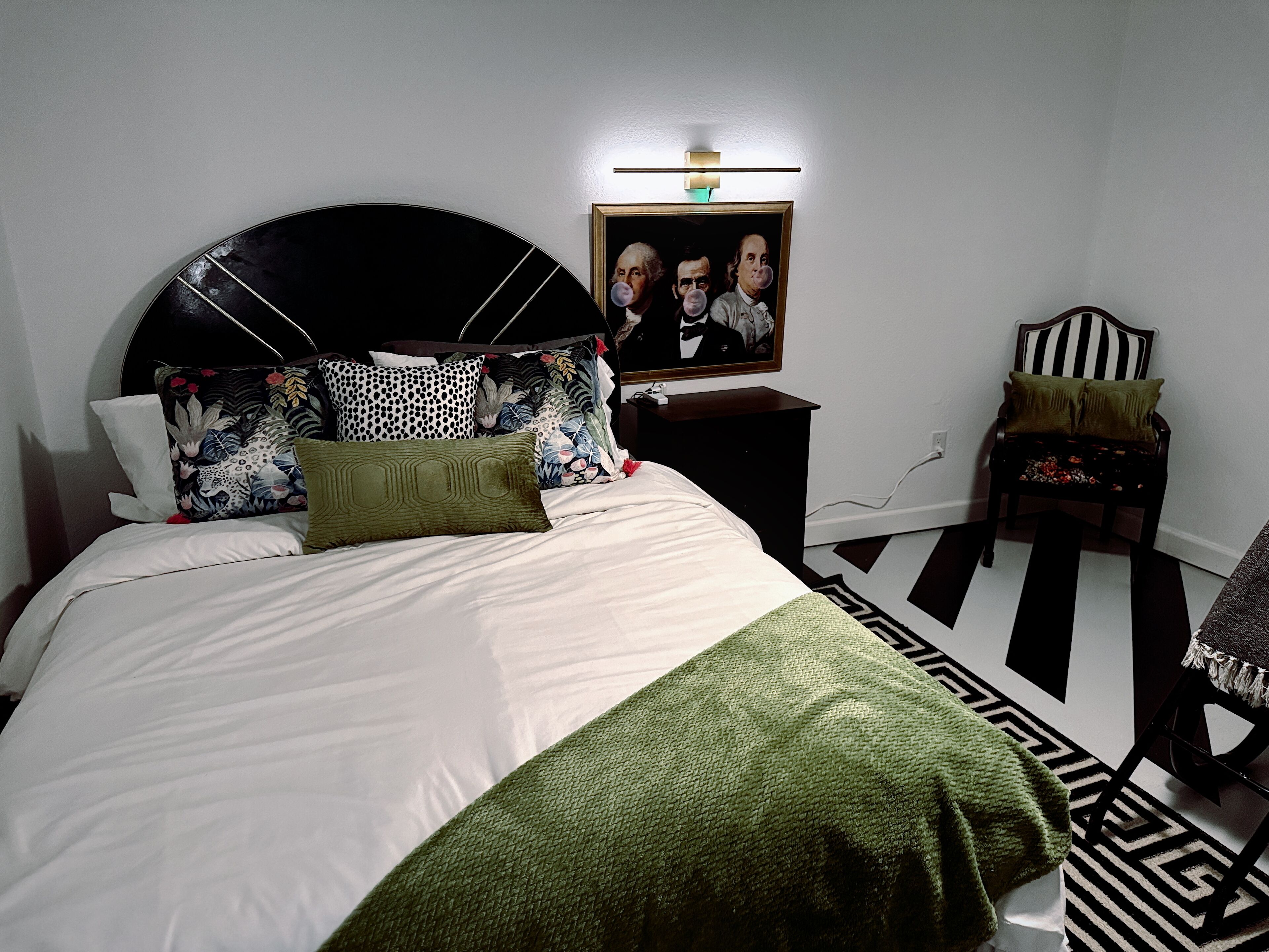 4 bedrooms, desk, iron/ironing board, WiFi