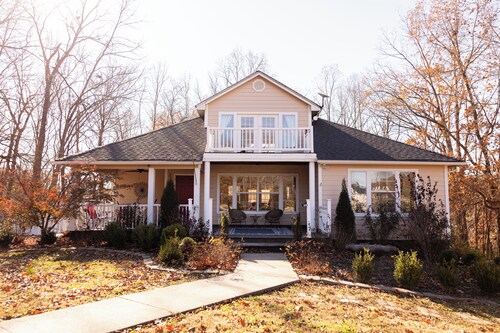 4-Bedroom Home - 2 King Beds, Summer Pool, Pool Table, Air Hockey + More