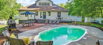 4-Bedroom Home - 2 King Beds, Summer Pool, Pool Table, Air Hockey + More