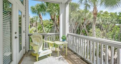 Serenity now one minute to BEACH screened in heated pool 2 carts ,island club