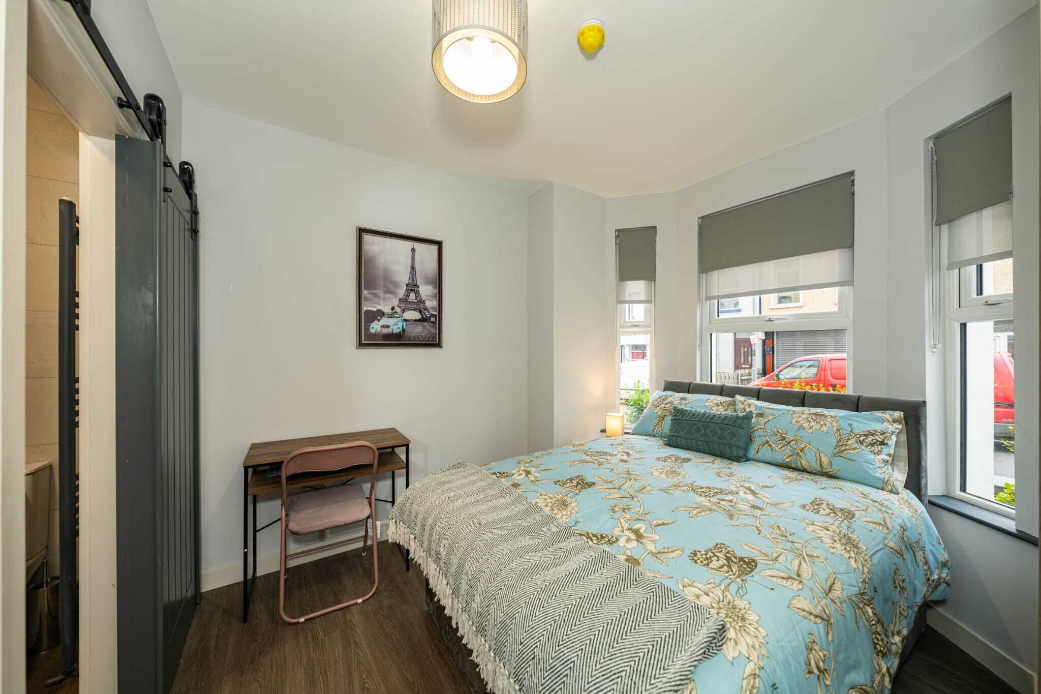 4 makuuhuonetta, silitysrauta/-lauta, Wi-Fi, vuodevaatteet