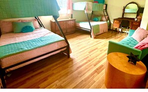 5 bedrooms, desk, iron/ironing board, travel cot