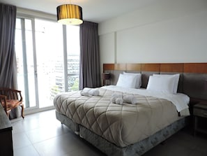 1 bedroom, blackout drapes, soundproofing, free WiFi - Rivadavia Apartments (Buenos Aires)