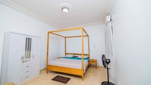 1 bedroom, desk, iron/ironing board, free WiFi - Modern Studio in Ngor – Secure with Private Patios, Close to the Sea (Dakar)