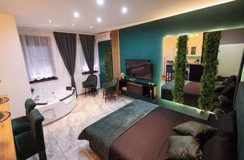 SpaNISH apartman 2.
-with jacuzzi in the epicenter of Niš