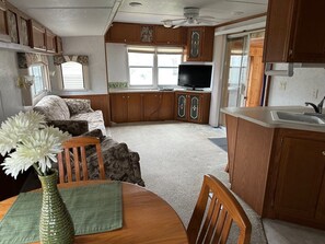 Living area - Tranquil cabin with AC on charming Lake Sarah.   (Erskine)
