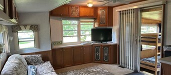 Tranquil cabin with AC on charming Lake Sarah.  