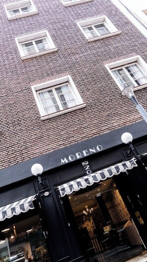 Exterior detail - Moreno 820 Design Apartments (Buenos Aires)