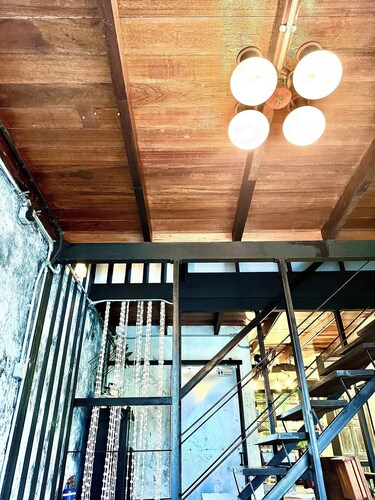 Charming 4-bedroom lodge with AC and WiFi in fabulous Ipoh