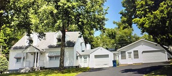 The Great Room - fully cozy & private Townhome 