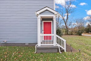 Exterior detail - Nashville/Franklin Duplex Unit A (Franklin)