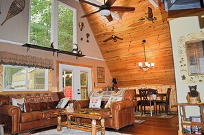 TV connectée, cheminée, jeux vidéo