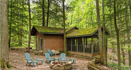 Chautauqua Farmhouse & Cabin - Sleeps 12 - Streamside Retreat