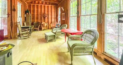 Cozy CHQ Farmhouse Escape by Stream & Cabin - 2.8mi to Main Gate, sleeps 12!