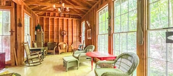 Cozy CHQ Farmhouse Escape by Stream & Cabin - 2.8mi to Main Gate, sleeps 12!