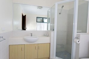 Cribs/infant beds - Dolphin Lodge Albany - Self Contained Apartments at Middleton Beach (Middleton Beach)