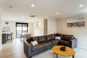 Cribs/infant beds - Dolphin Lodge Albany - Self Contained Apartments at Middleton Beach (Middleton Beach)
