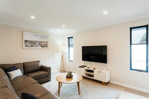 Cribs/infant beds - Dolphin Lodge Albany - Self Contained Apartments at Middleton Beach (Middleton Beach)