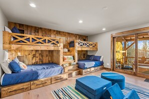 4 habitaciones, tabla de planchar con plancha y wifi gratis