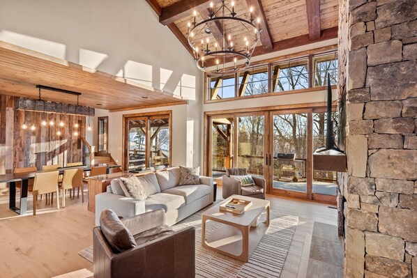 スマートテレビ、暖炉