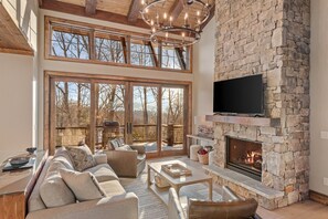 スマートテレビ、暖炉