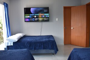 6 bedrooms, desk, free WiFi, bed sheets