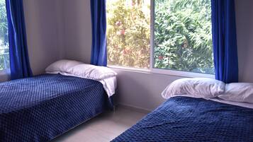 6 chambres, bureau, Wi-Fi gratuit, draps fournis