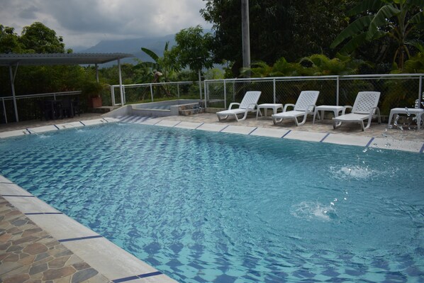 Outdoor pool - Farm Lodging with swimming pool in Tena Cundinamarca (Cundinamarca)