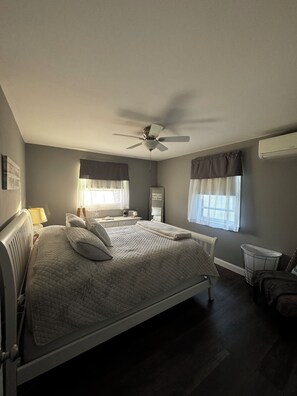 5 bedrooms, iron/ironing board, WiFi