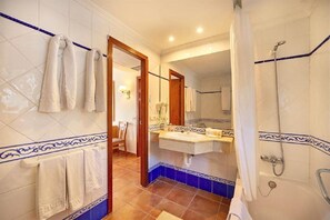 Bathroom - Gavimar Cala Gran Apartments (Santanyi)