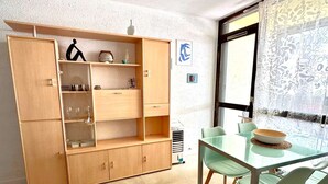 Dining - Studio apartment in the heart of La Grande-Motte, a stone's throw from the beaches and the port (LA GRANDE MOTTE)
