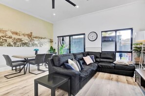 Room - Noir Cottage Glenelg North 3Br Netflix BBQ (Glenelg North)
