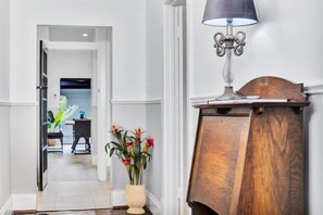 Room - Noir Cottage Glenelg North 3Br Netflix BBQ (Glenelg North)