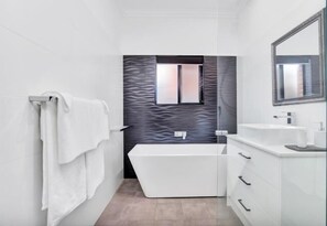 Room - Noir Cottage Glenelg North 3Br Netflix BBQ (Glenelg North)