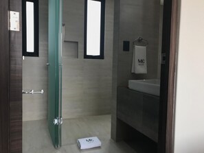 Bathroom - Mc Suites Reforma (Mexico City)