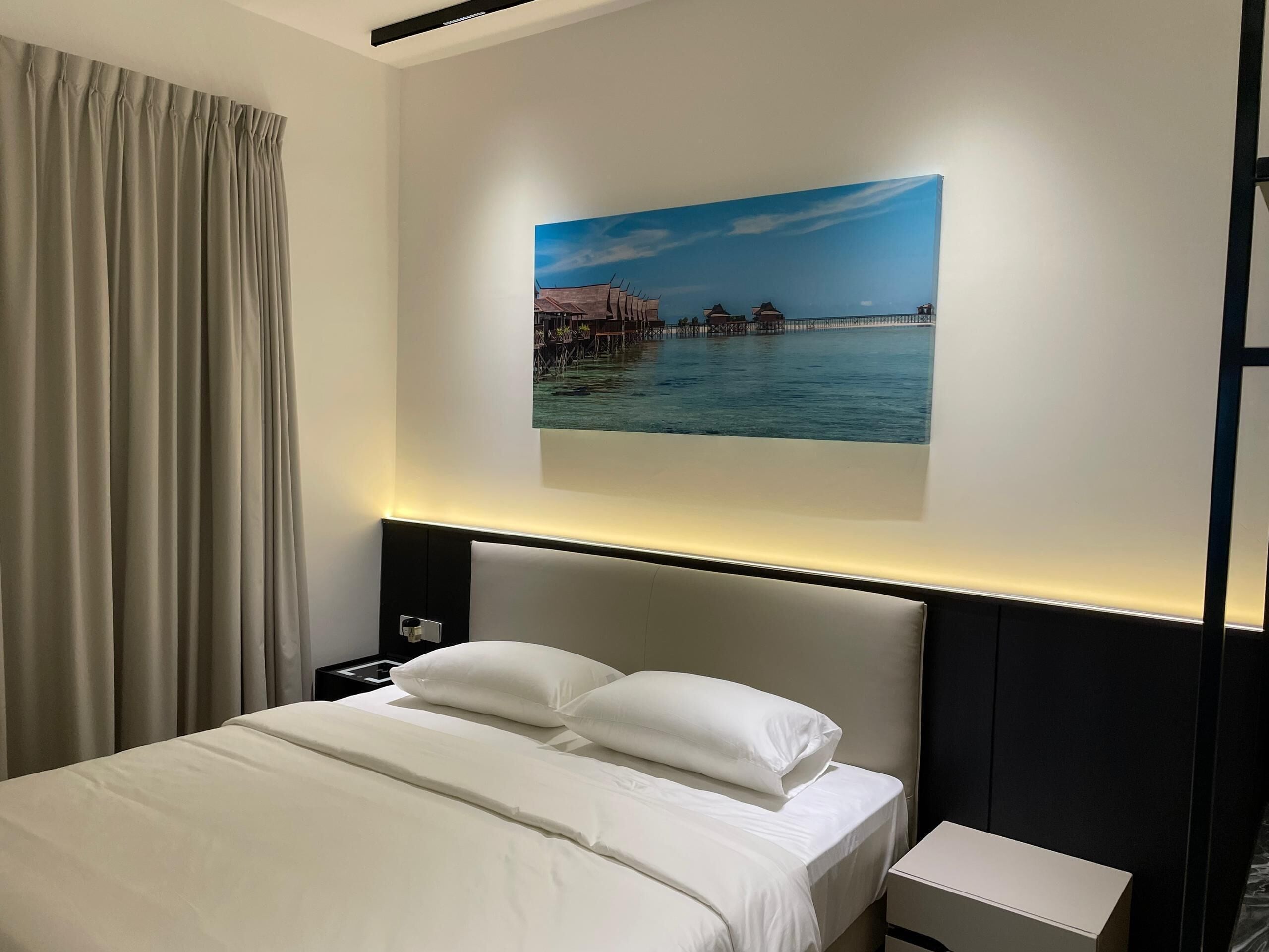 Blackout curtains, free WiFi, bed sheets