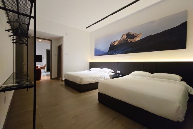 Blackout drapes, free WiFi, bed sheets