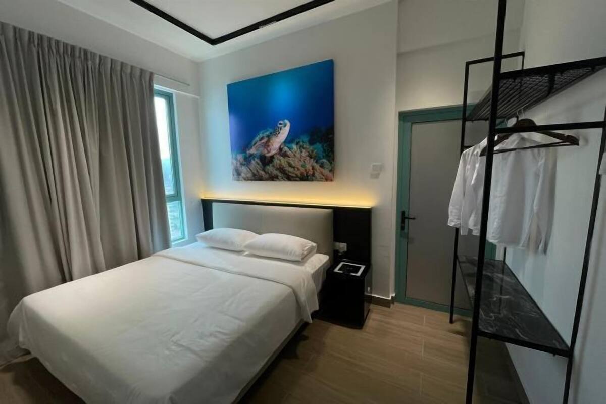 1 bedroom, individually decorated, individually furnished