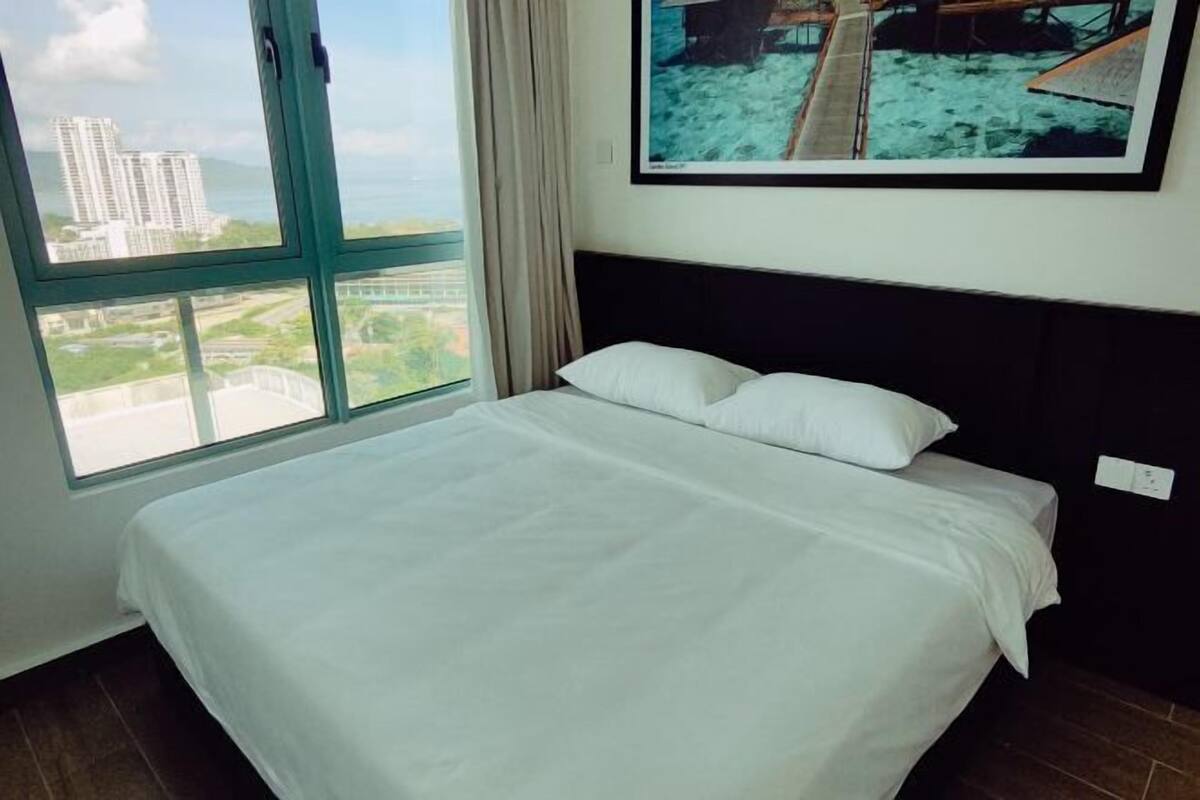1 bedroom, individually decorated, individually furnished