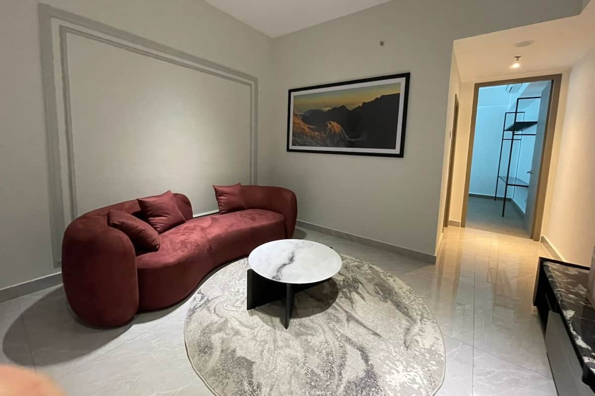Deluxe-Suite, 2 Schlafzimmer, Balkon, Meerblick | Wohnbereich
