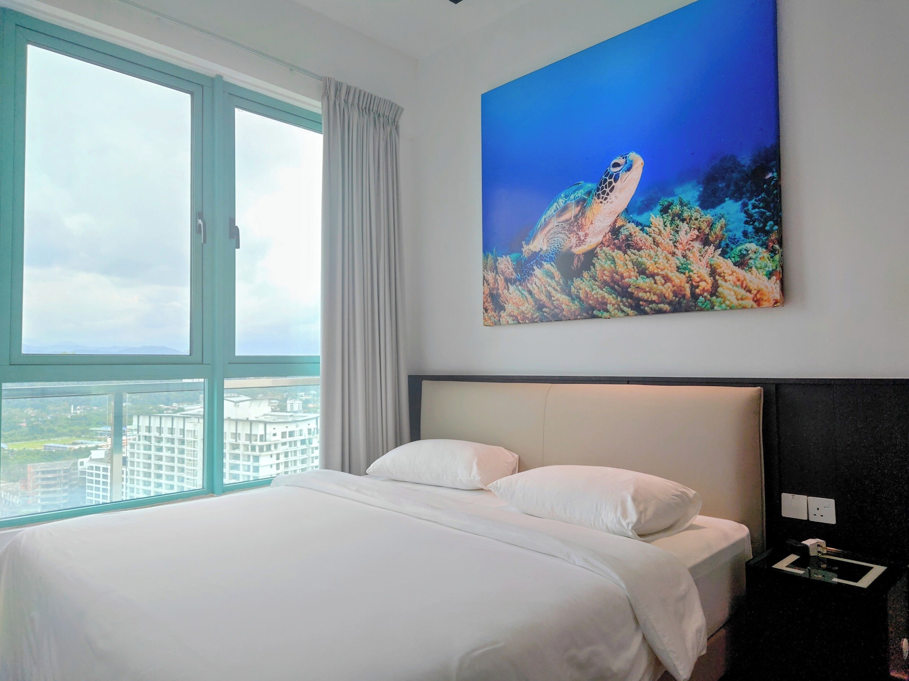 Deluxe Suite, 2 Bedrooms, Balcony, Sea View | Blackout drapes, free WiFi, bed sheets