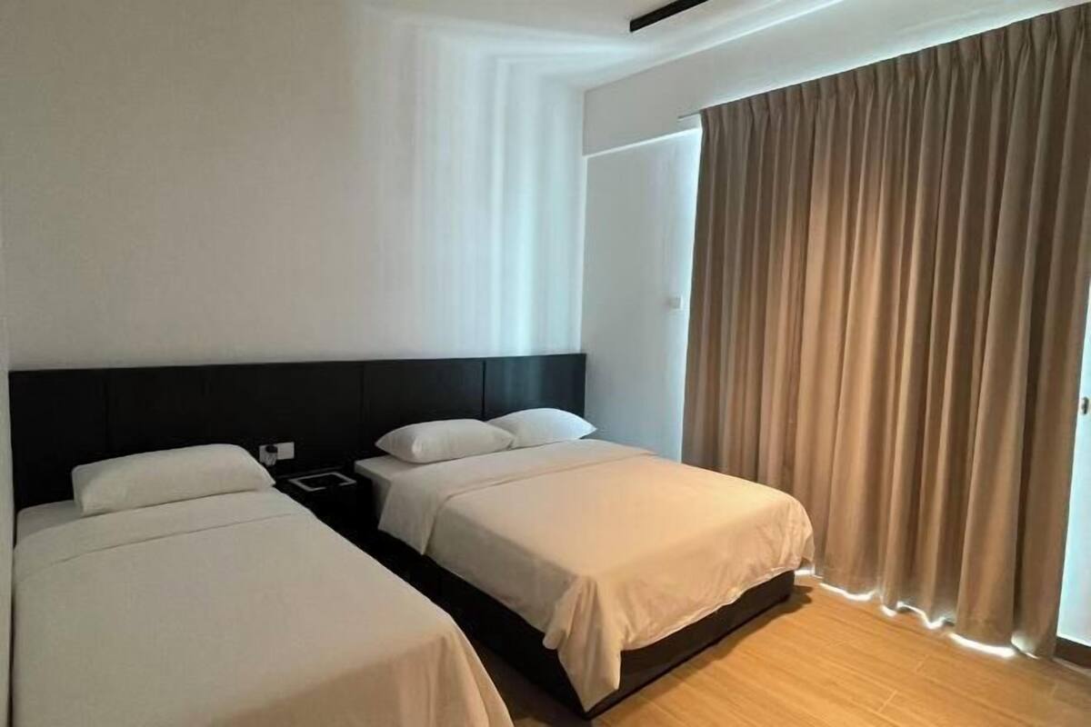 1 bedroom, individually decorated, individually furnished