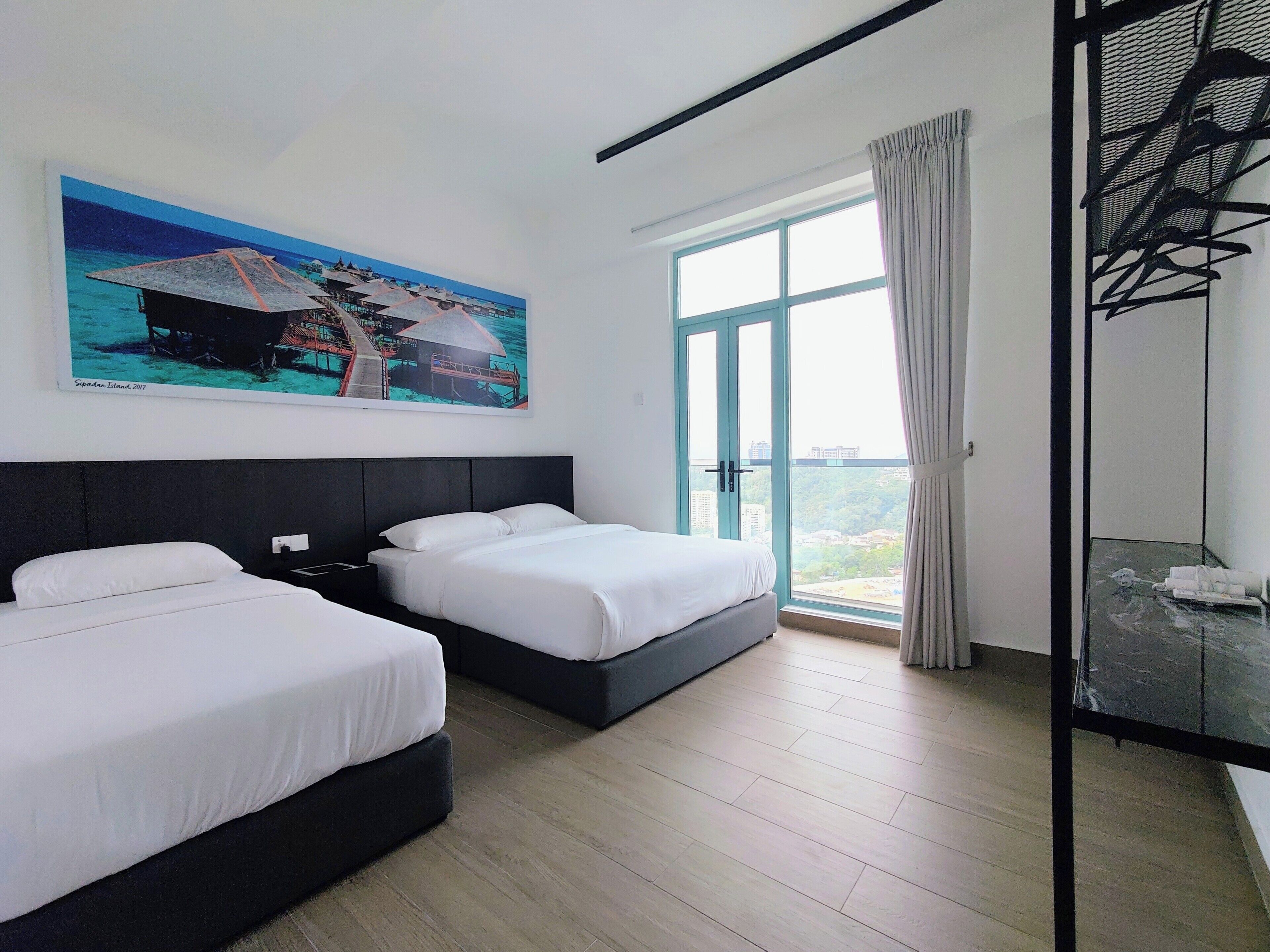 Blackout curtains, free WiFi, bed sheets