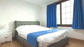 Family Suite, Multiple Beds, Non Smoking, Ocean View | Premium bedding, blackout drapes, soundproofing, free WiFi