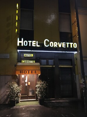 Exterior detail - Hotel Corvetto (Milan)