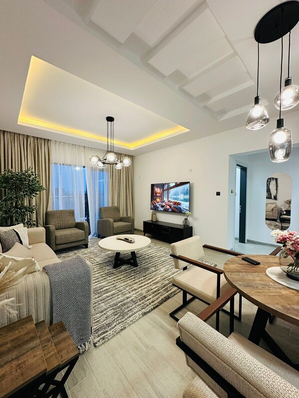 Smart TV - Charming 2-bedroom apartment in delightful Nairobi with fitness room, WiFi (Nairobi)