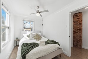 2 chambres, fer et planche à repasser, Wi-Fi, draps fournis