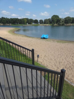 Aurinkotuoleja, rantapyyhkeitä