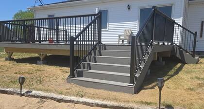 Charming 3-bedroom house in Gibbon with waterfront views Crane central