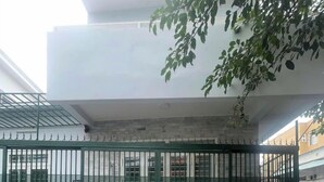 Gambar tidak terklasifikasi, 4 dari 8, tombol
